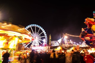 Fast 20 Grad und der erste Weihnachtsmarkt startet: Ab 4. November dreht der „Winterzauber“ auf – KURIER verrät, welche Karussells aufgebaut werden