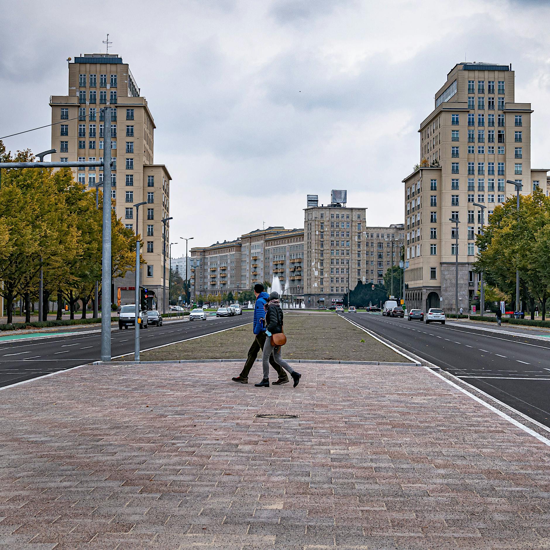 Berliner Blödheit: An der Karl-Marx-Allee macht mich eine Baustelle wahnsinnig