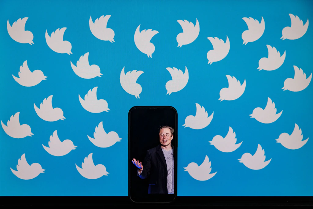 Twitter: Aktionäre stimmen Deal mit Elon Musk zu
