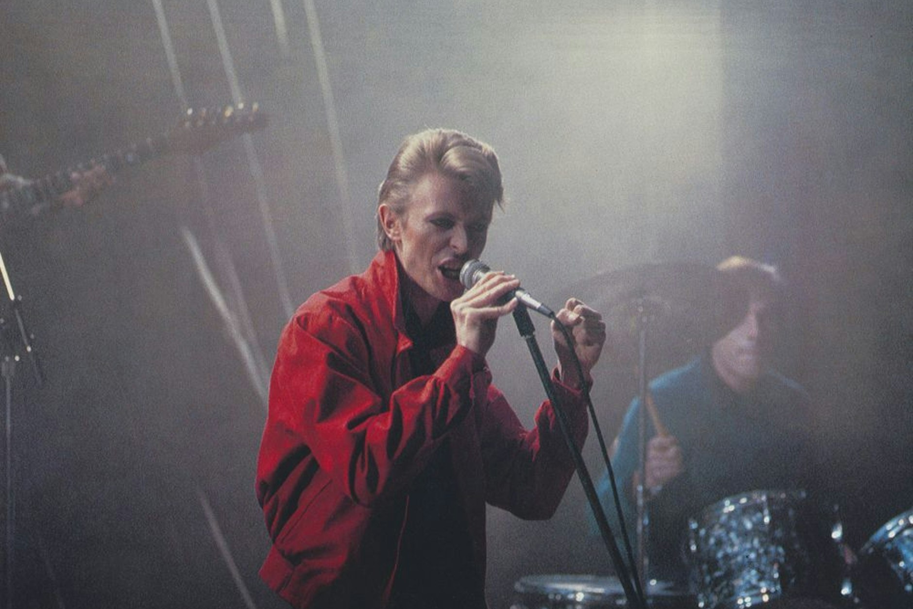 David Bowie in „Christiane F. – Wir Kinder vom Bahnhof Zoo“. Als der Film gedreht wurde, lebte der Superstar allerdings schon nicht mehr in Berlin.