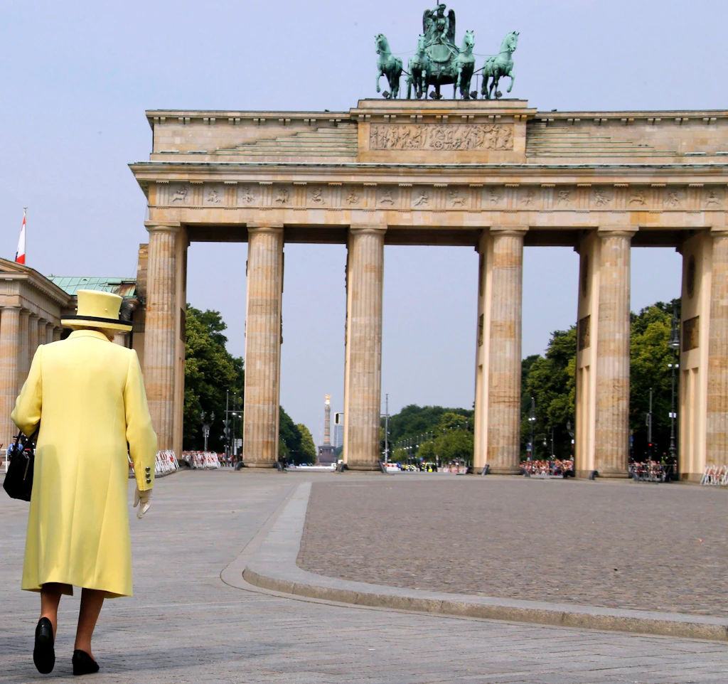 Geheimnisse der Queen: Wie sie ihren Briten den deutschen Feind ans Herz legte