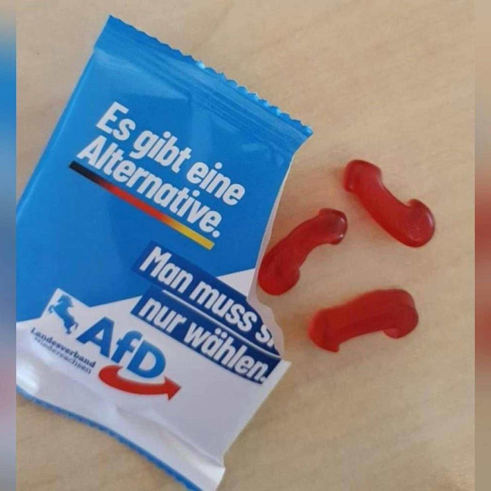 Wahlkampf-Panne bei der AfD: Mini-Penisse für zwischendurch!
