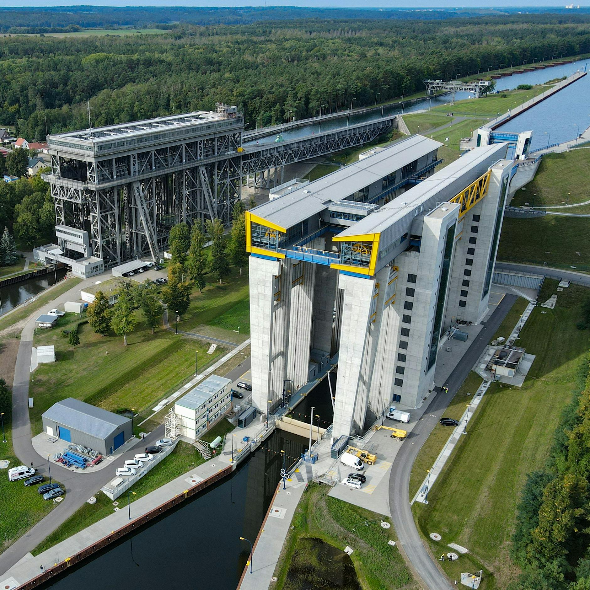 Nach 14 Jahren Bauzeit: Das neue Schiffshebewerk Niederfinow geht in Betrieb