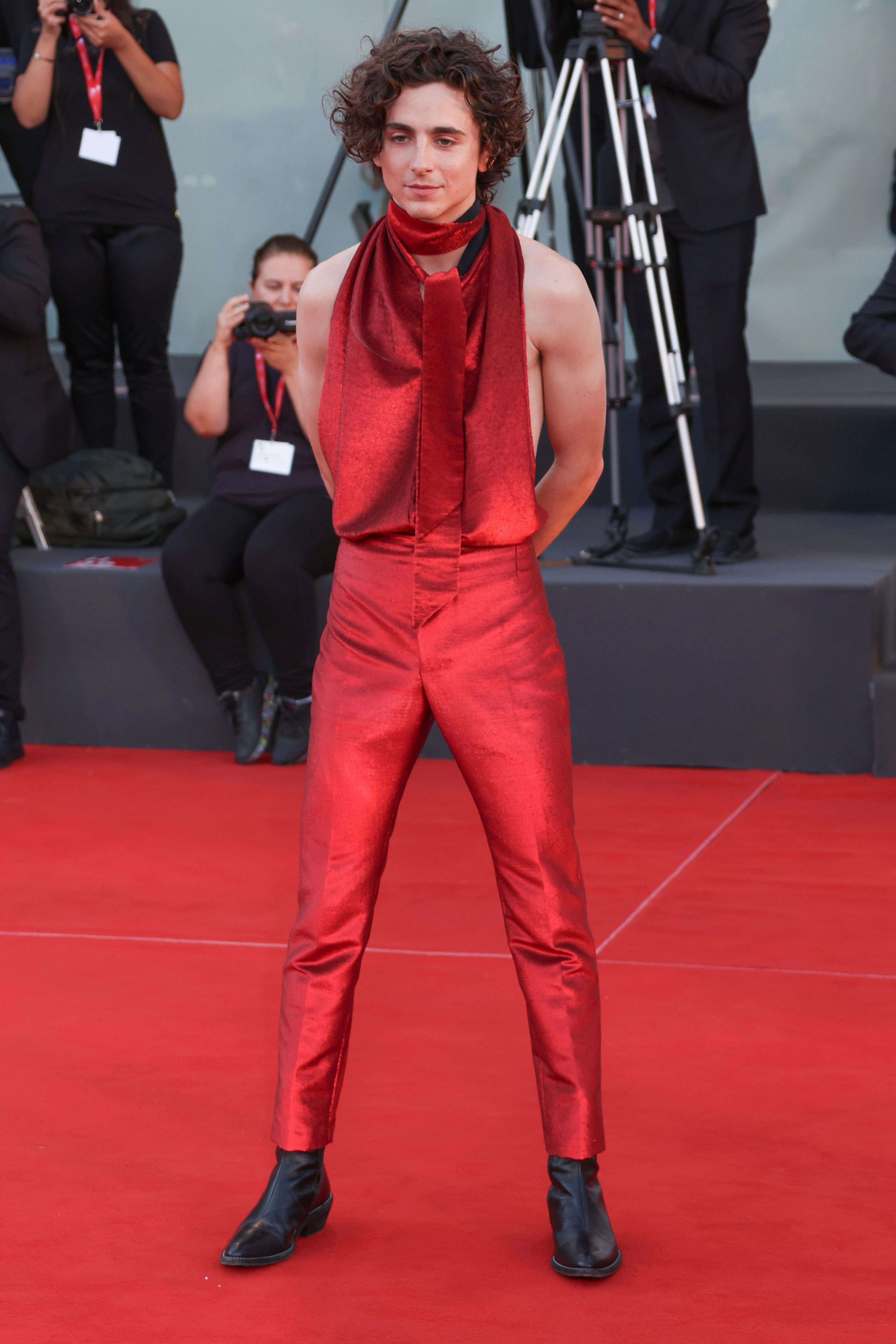 Chalamets genderfluides Outfit hat Haider Ackermann entworfen.