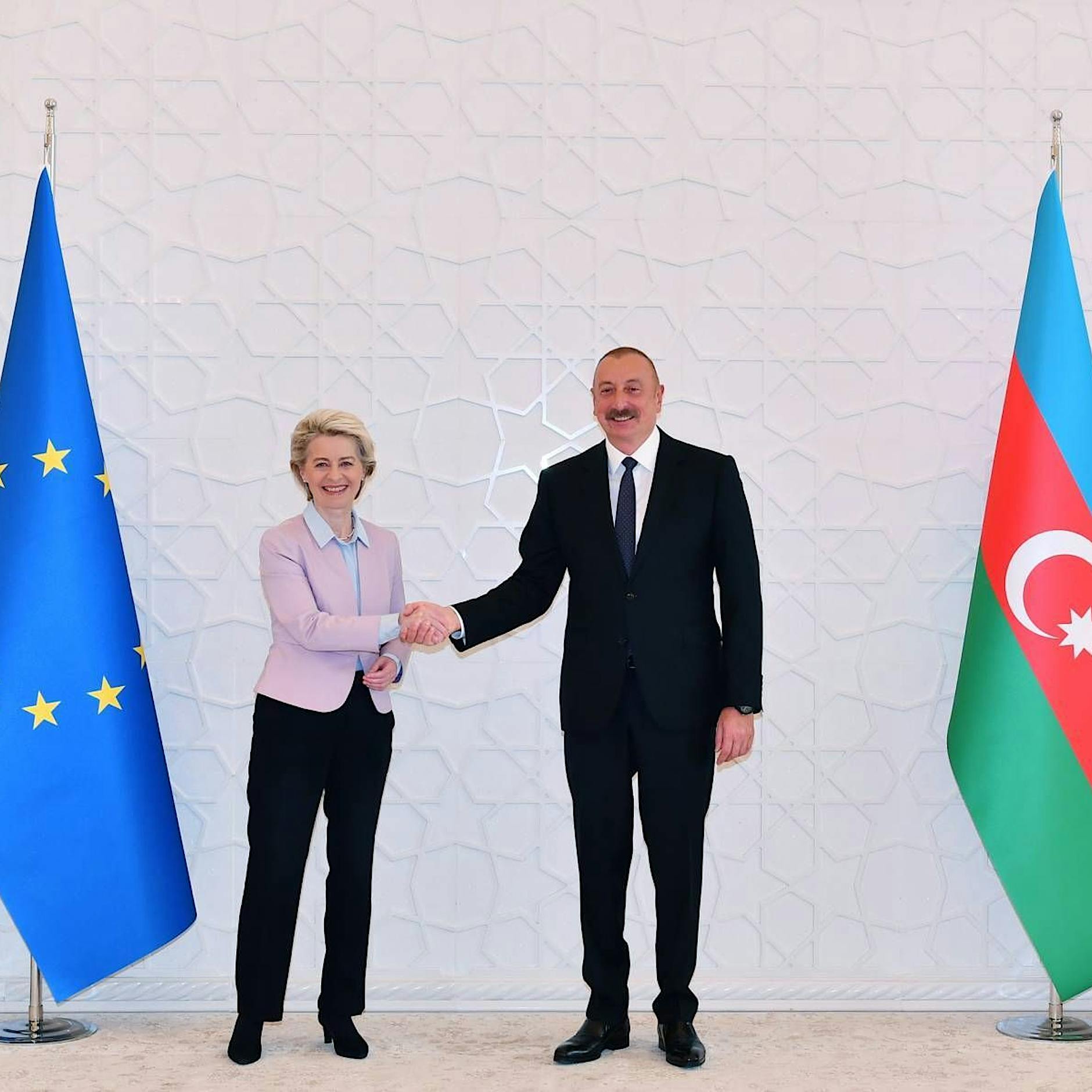 Armenien gegen Aserbaidschan: Pipeline von Lukoil in Gefahr