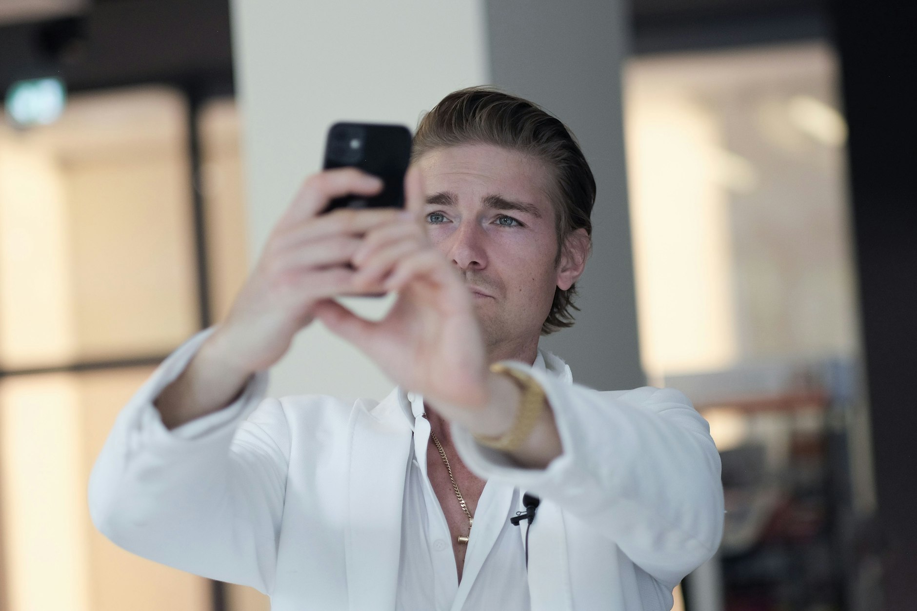 Fragrance dreht spontan TikToks und Reels, die Performance hat er längst verinnerlicht.