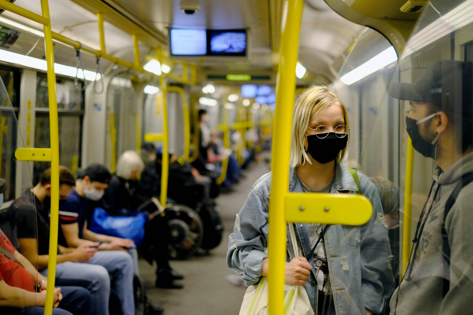 Berlin: Maskenpflicht im öffentlichen Nahverkehr im Jahr 2020.