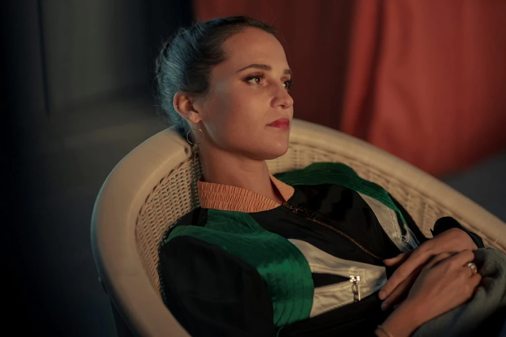 „Irma Vep“ auf Sky: Eine wundersame Zumutung von Serie