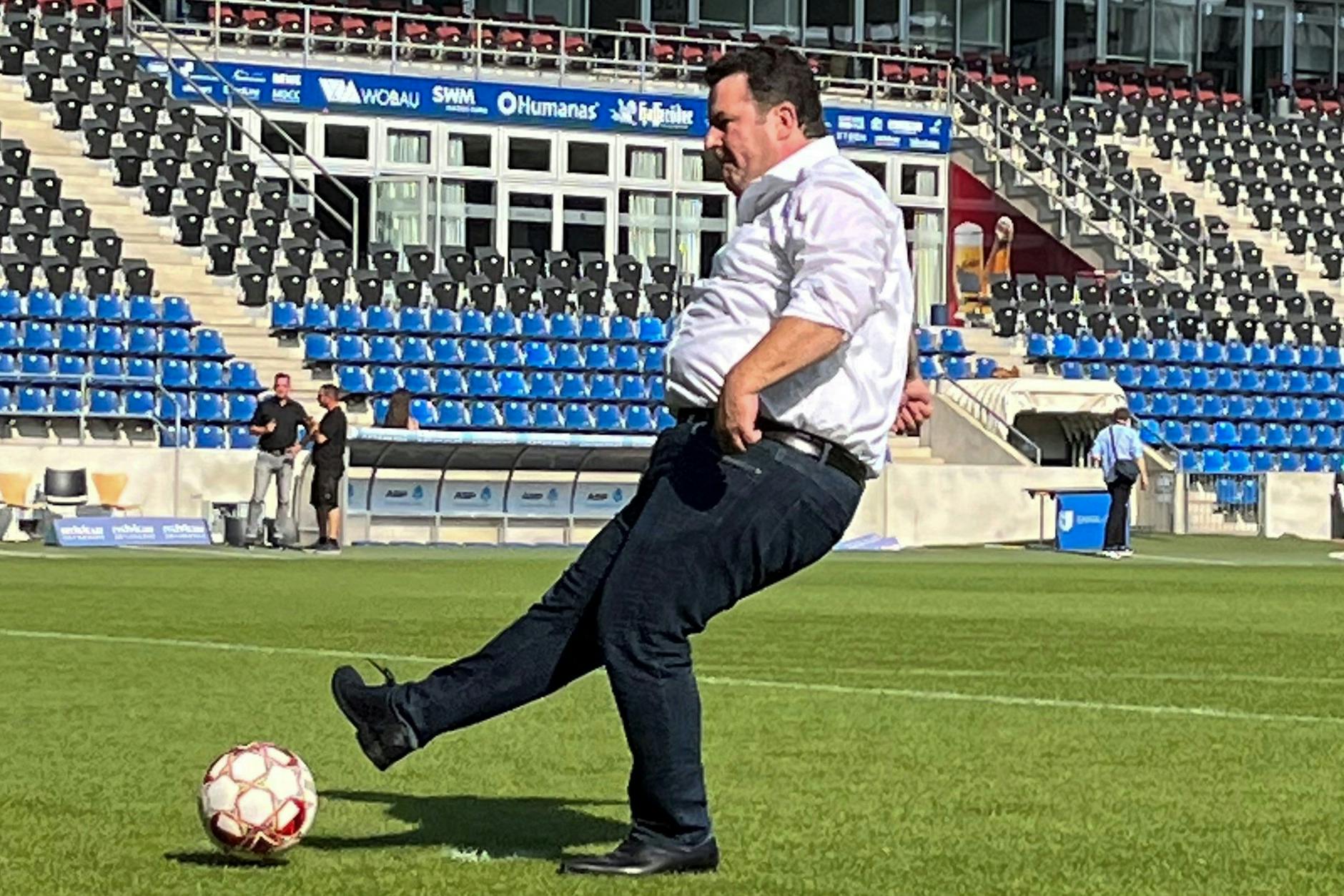 Sozialminister Hubertus Heil (SPD) will endlich den Ball versenken und sein Projekt Bürgergeld 2023 in Kraft sehen.