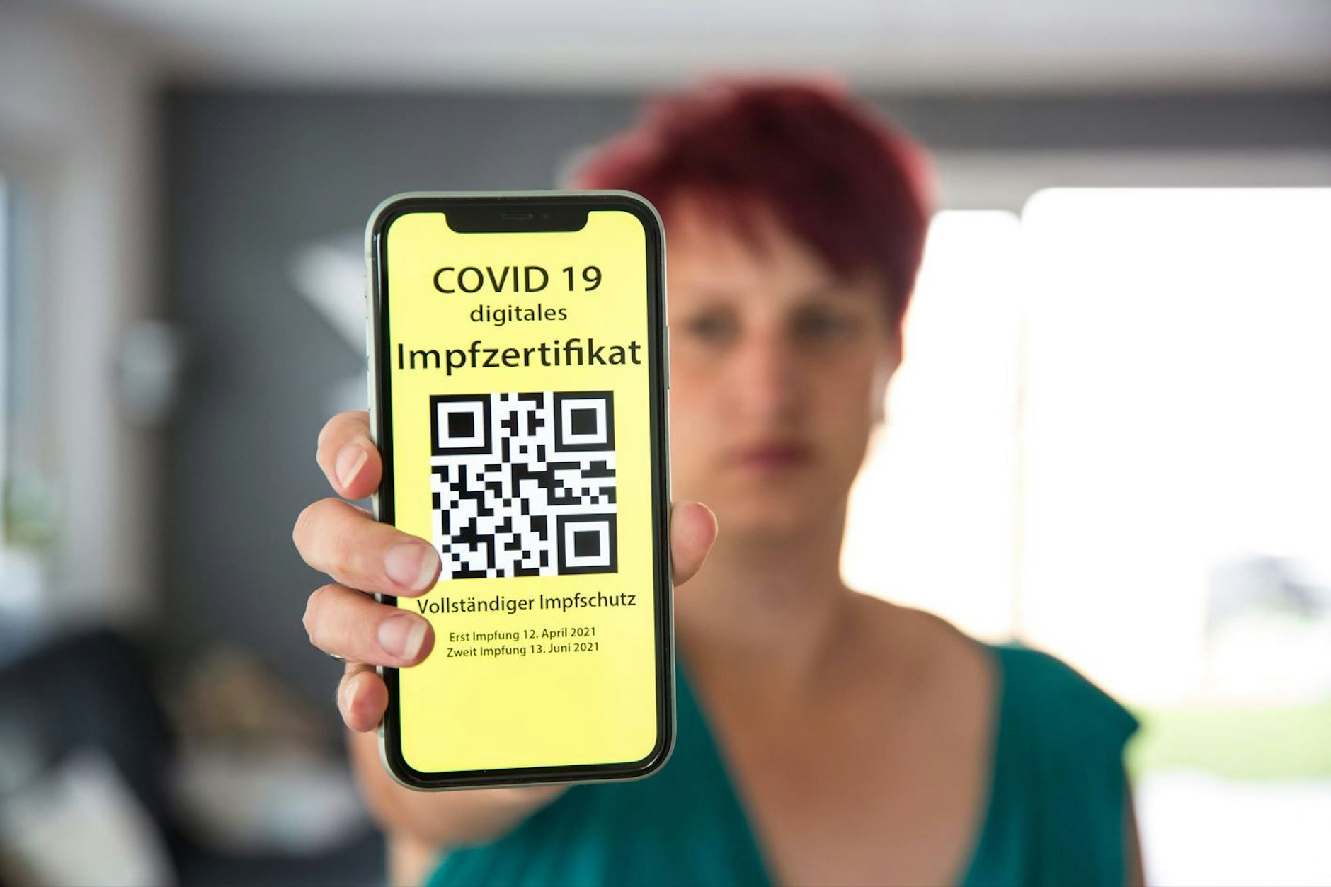 „Vollständig geimpft“ oder nicht? Die Corona-Impfzertifikate von fast zwölf Millionen Menschen laufen zum 1. Oktober über Nacht aus.