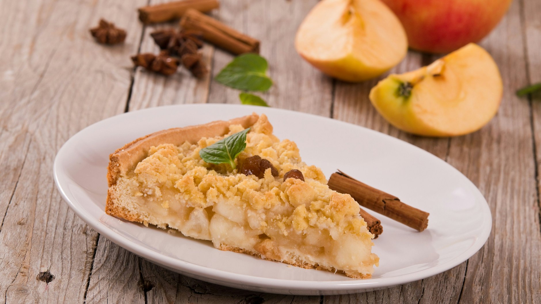 Der Kuchen schmeckt, nach diesem Rezept zubereitet, einfach superlecker - und passt wunderbar in den Herbst.