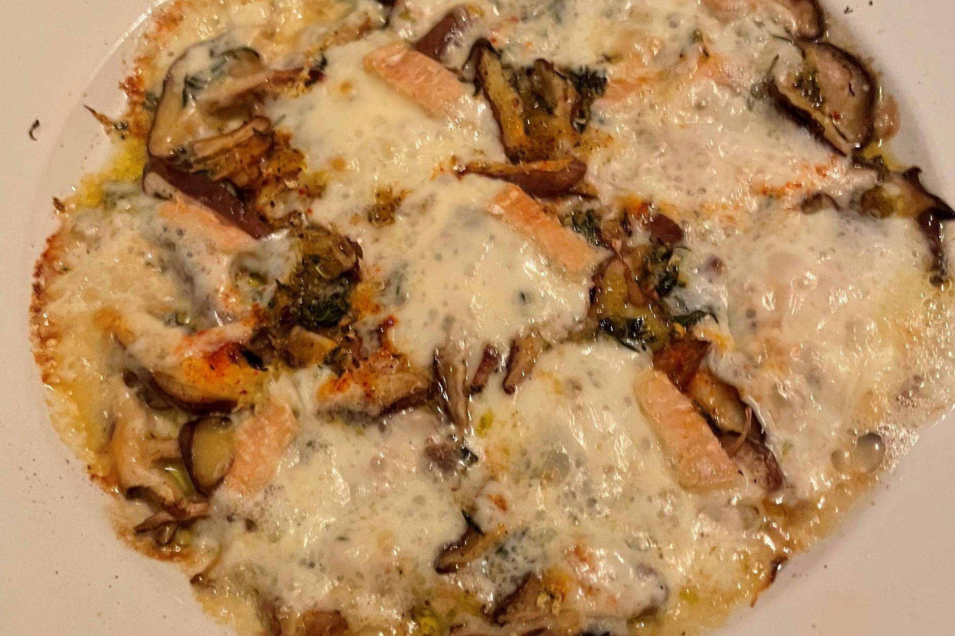 Und nochmal Closeup: So schön brutzelt geschmolzener Käse!