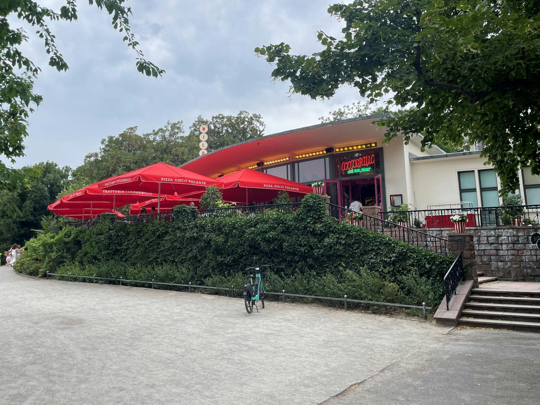 Das alte Nola's heißt jetzt Coccodrillo: Pasta und bunte Cocktails statt Frühstücks-Etageren.