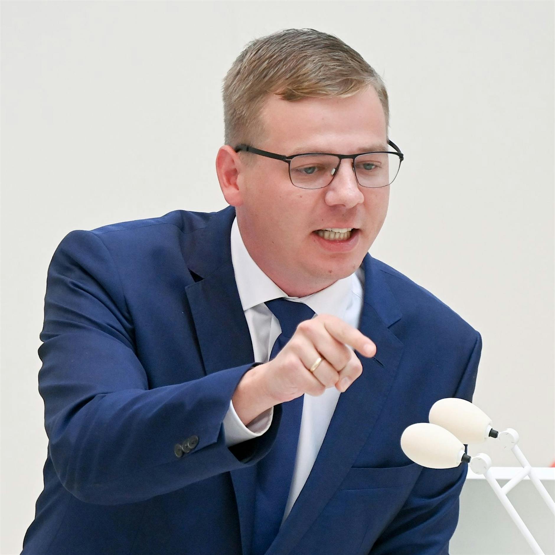 Linken-Landesparteichef fordert Ende der Selbstbeschäftigung