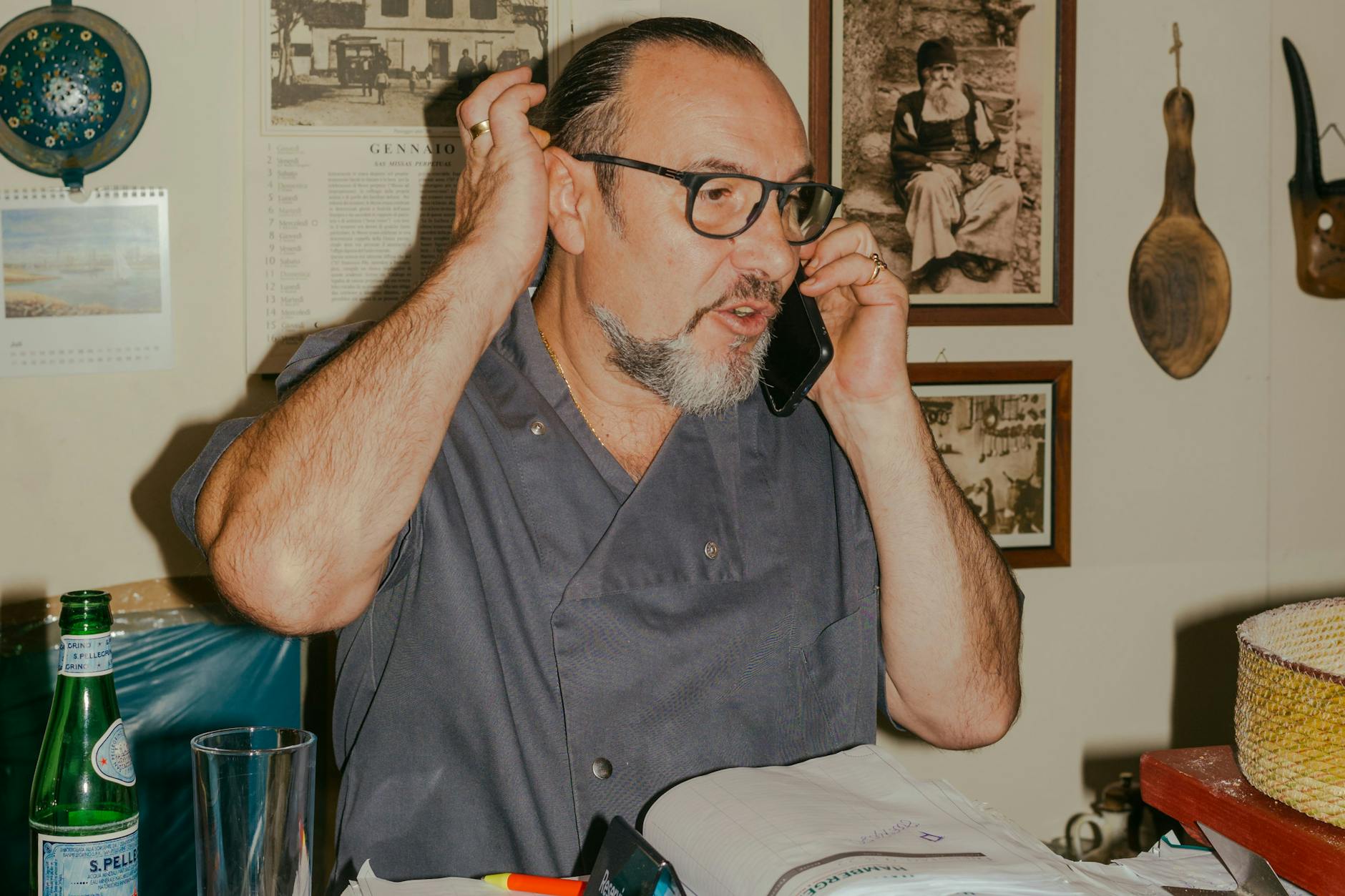 Antonio, Wirt und Koch vom Da Antonio kann sich vor Reservierungsanfragen kaum retten. Der Grund: Sein italienisches Essen ist unbeschreiblich gut.