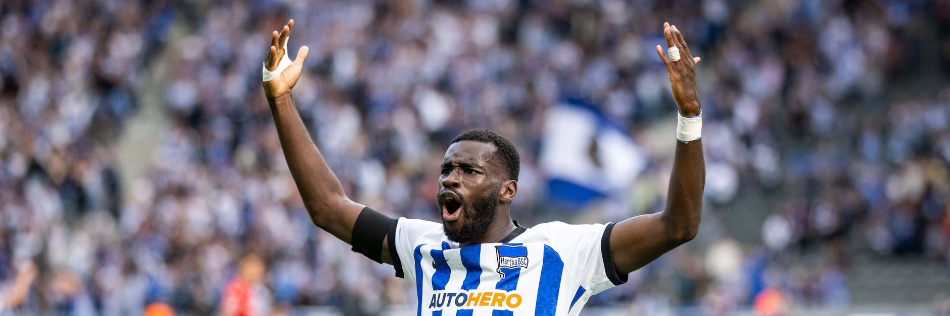 Stürmer Wilfried Kanga (24) ackert viel für seine Hertha-Kollegen und soll in Mainz dafür mit einem Tor belohnt werden. 