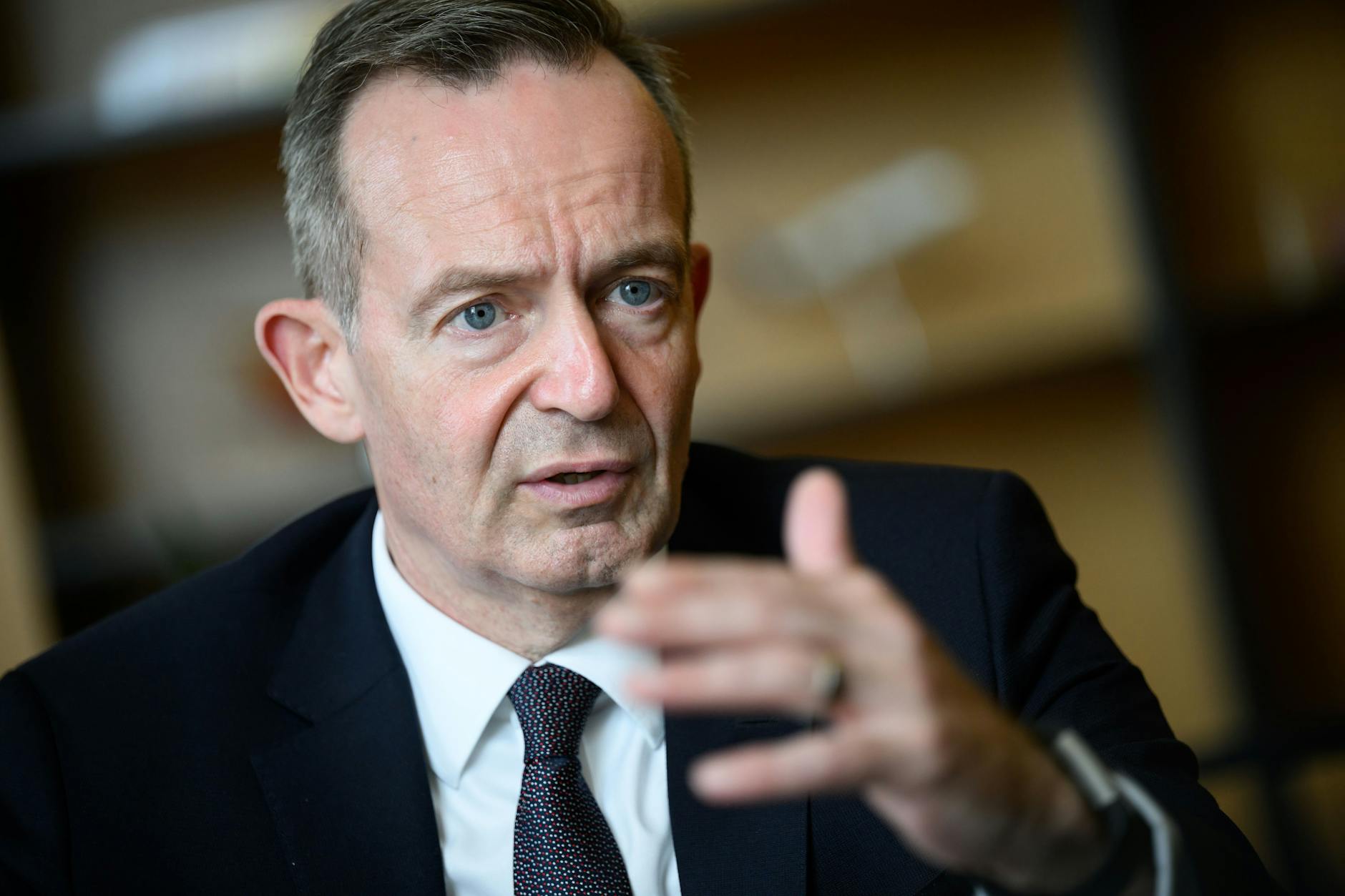 Berlin: Volker Wissing (FDP), Bundesminister für Verkehr und Digitales, hat dem geplanten Verbrenner-Aus nun einen Riegel vorgeschoben.