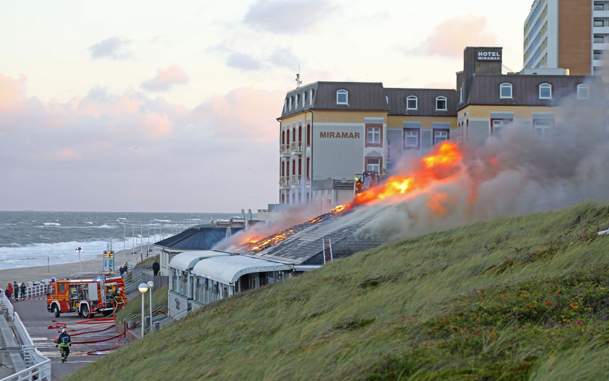 Image - Restaurant niedergebrannt – mitten auf der Promenade in Westerland