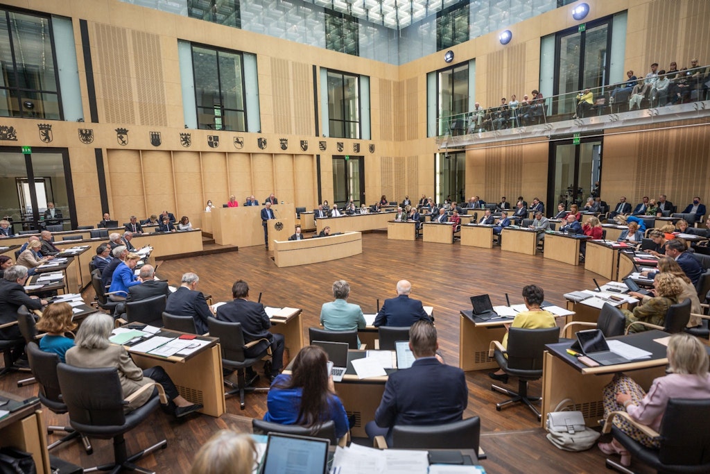 Bundestag Bundesrat Bundesregierung Bundespräsident Bundesverfassungsgericht Bundesrat stimmt über neue Corona-Regeln ab