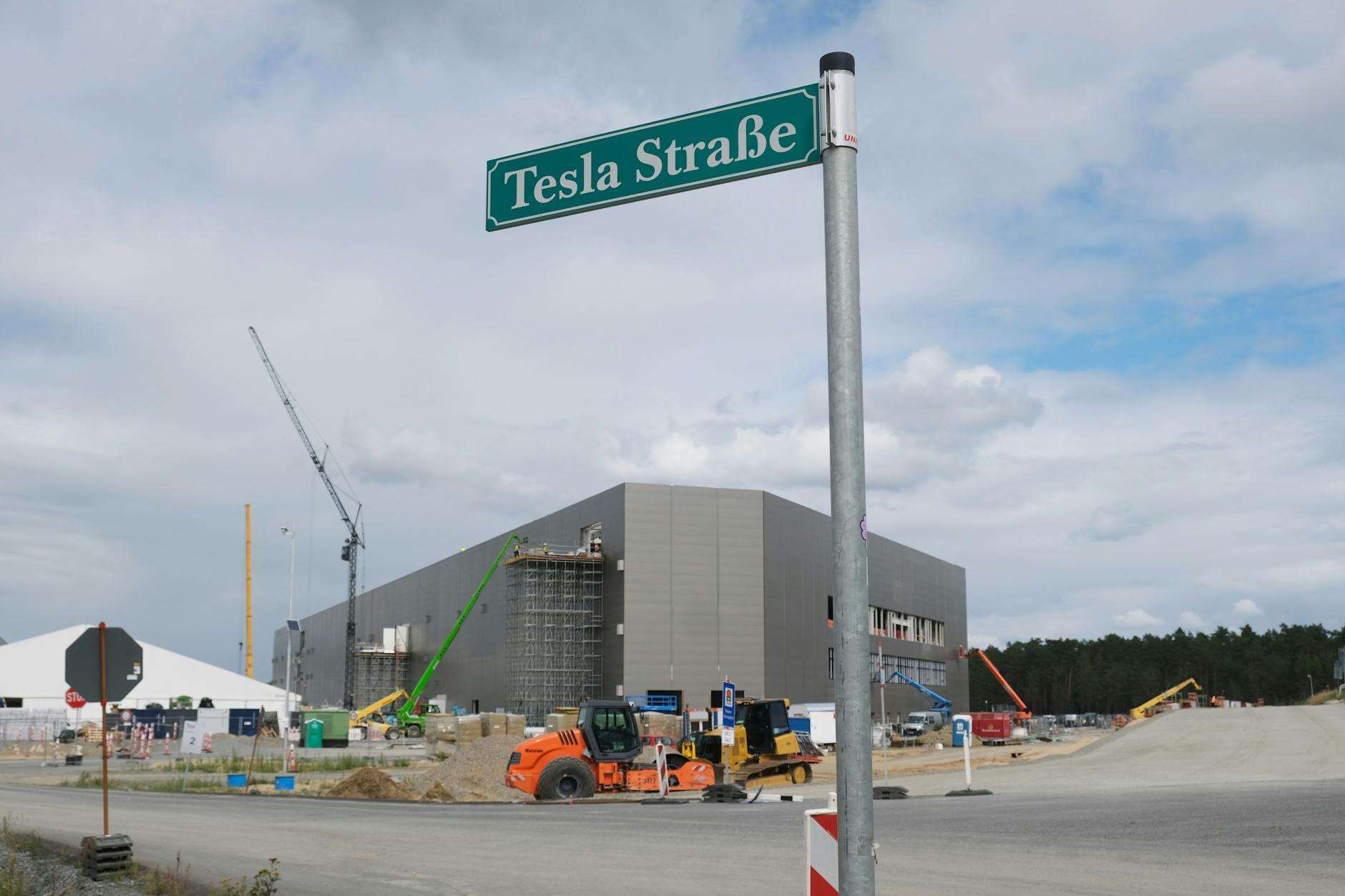 Der Stand der Bauarbeiten an der Batteriefabrik vor genau zwei Wochen.