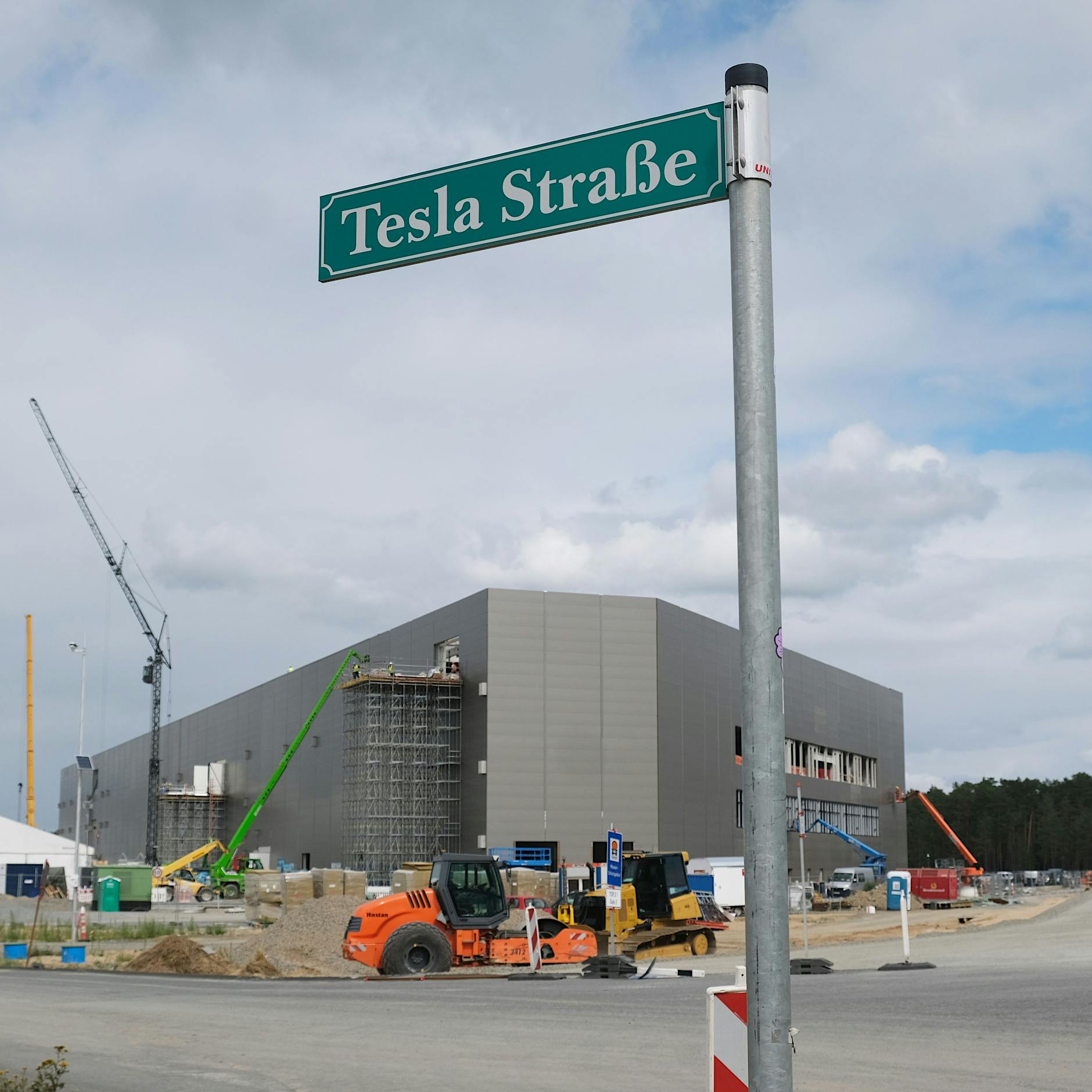 Elon Musk will offenbar doch keine Tesla-Batteriefabrik in Grünheide