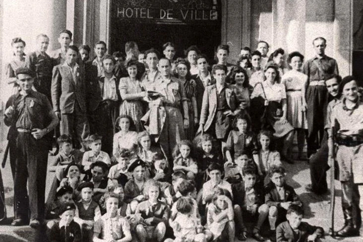 Ein Gruppenfoto von Kindern, die von Marianne Cohn gerettet wurden.