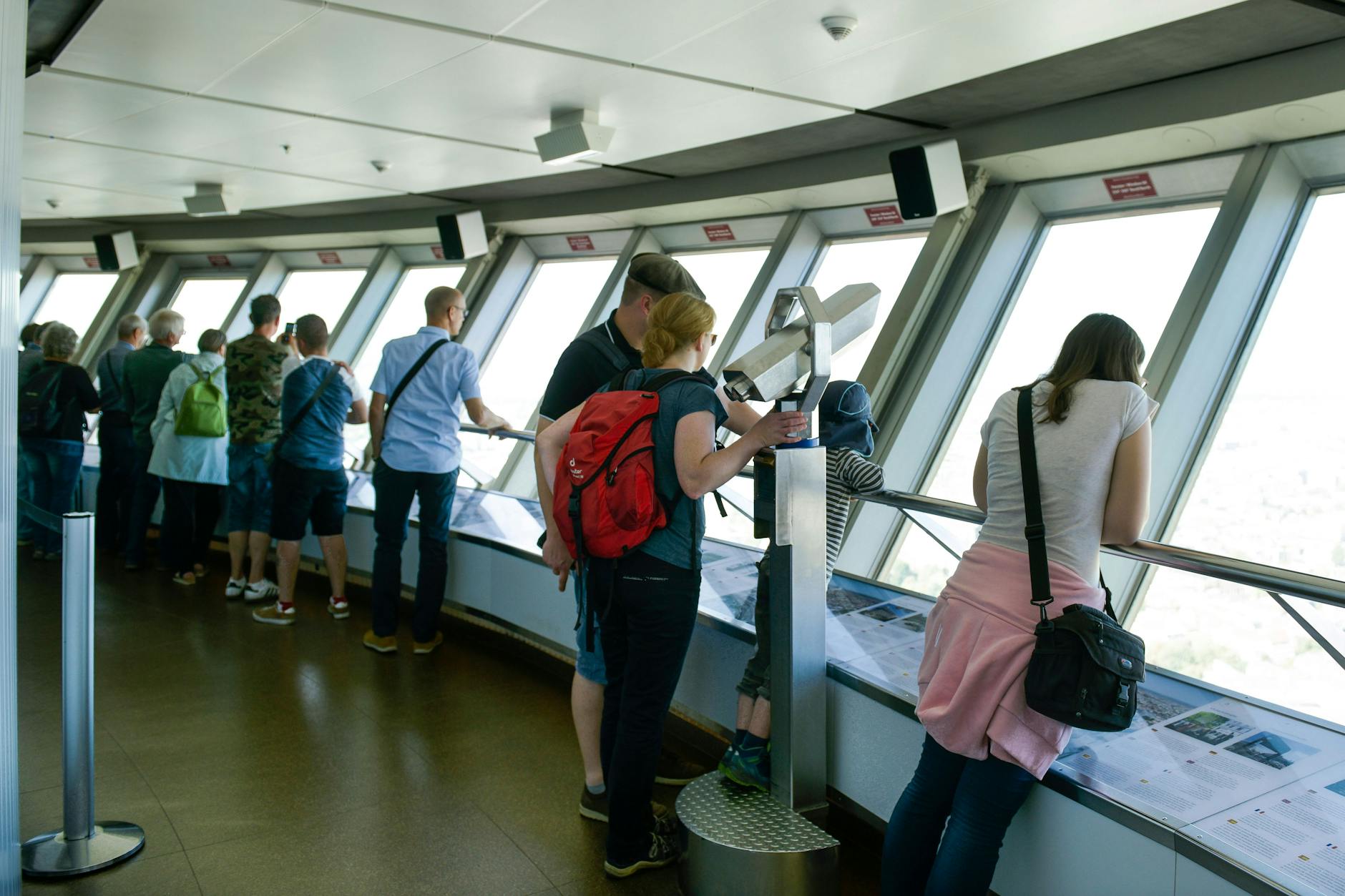 Da gucken sie blöd: Der Eintritt für den Fernsehturm kostet stolze und übertriebene 25,50 Euro.