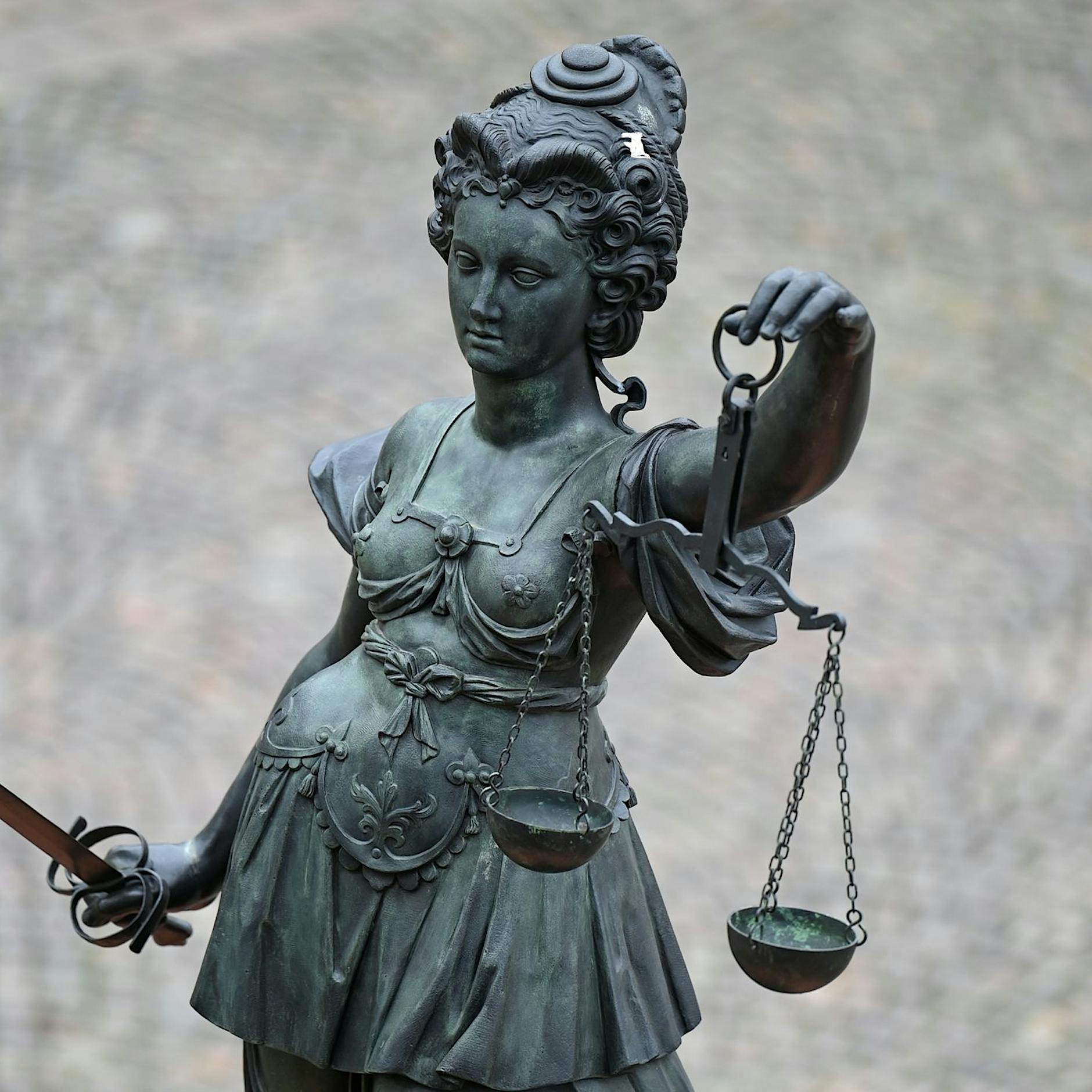 Berlin: Mutmaßliche Bande wegen Raubmordserie angeklagt