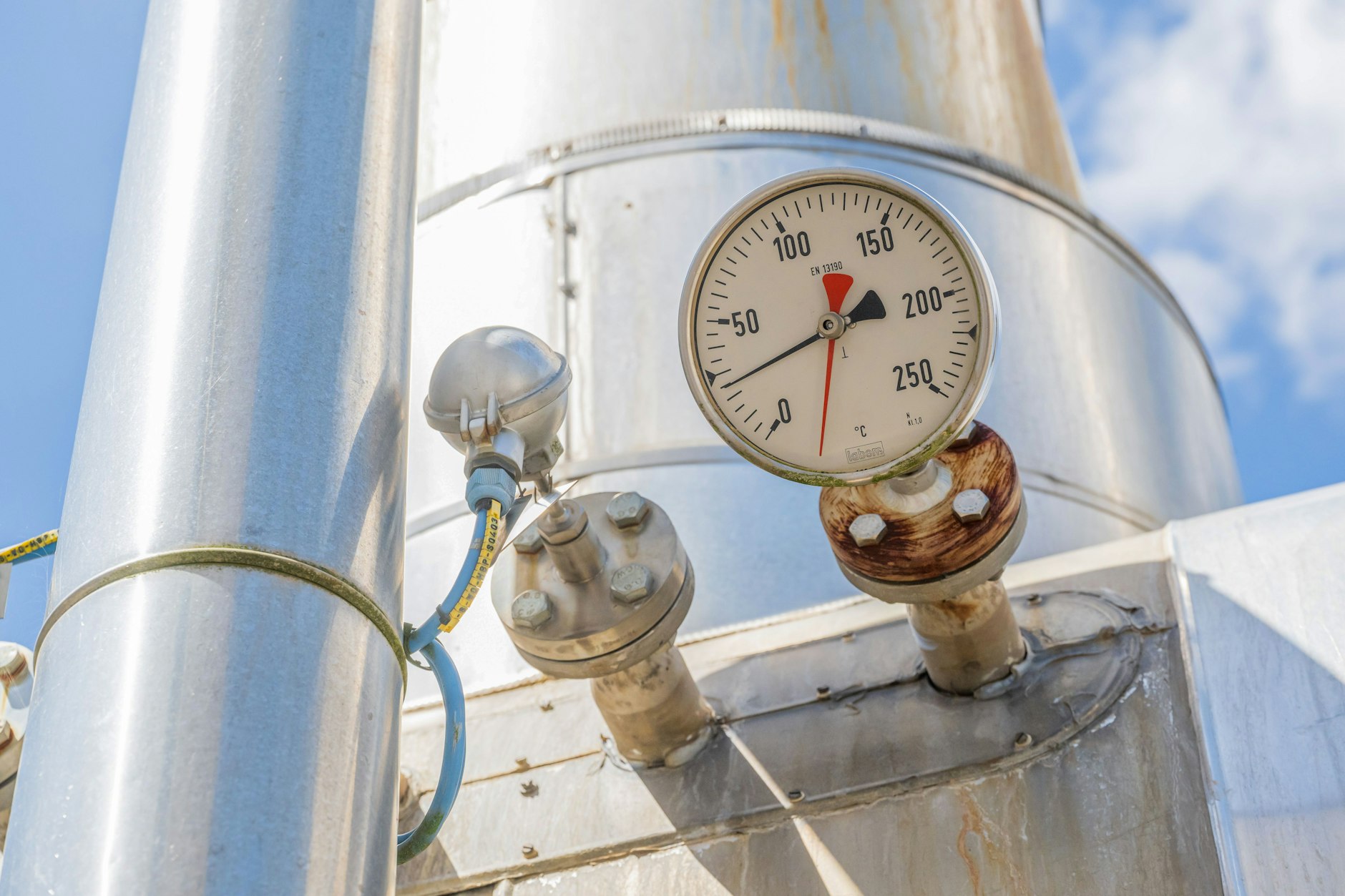 Temperaturanzeige an einem Gasspeicher im bayerischen Wolfersberg.