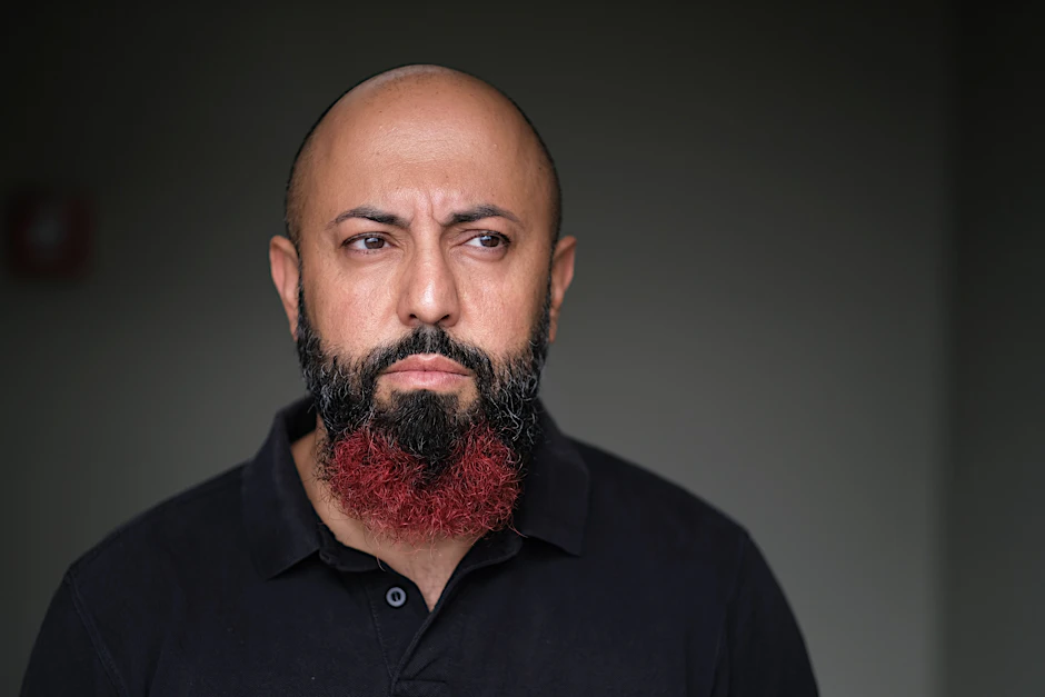 Ferat Kocak wurde im Jahr 2018 Opfer eines rechtsextremen Brandanschlags. Nun Berichtete er im Untersuchungsausschuss von der Tatnacht.