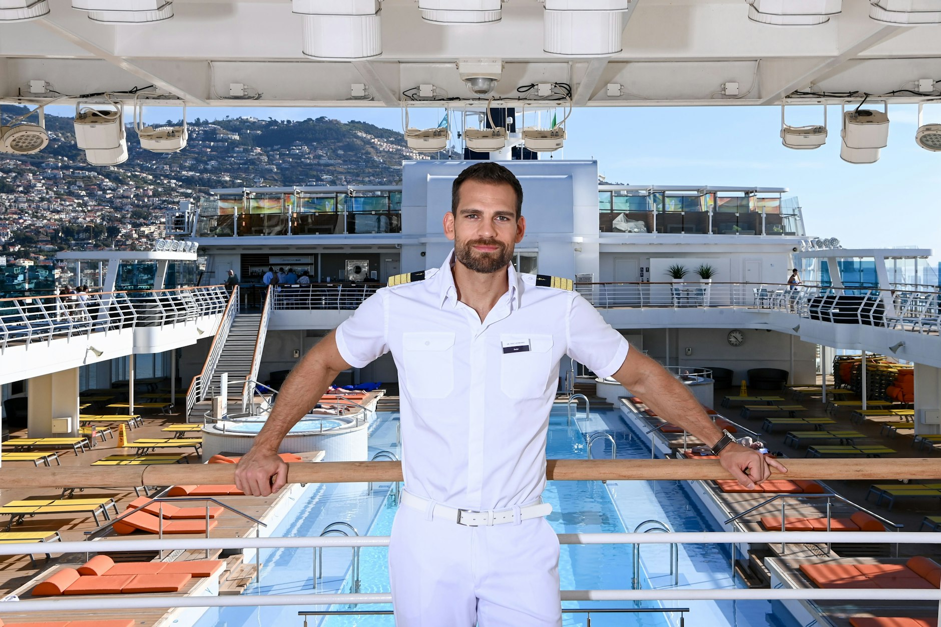 Schauspieler Moritz Otto ist Schiffsarzt Doktor Eric Leonard in der RTL-Serie „Der Schiffsarzt“ – ab 20. September bei RTL.