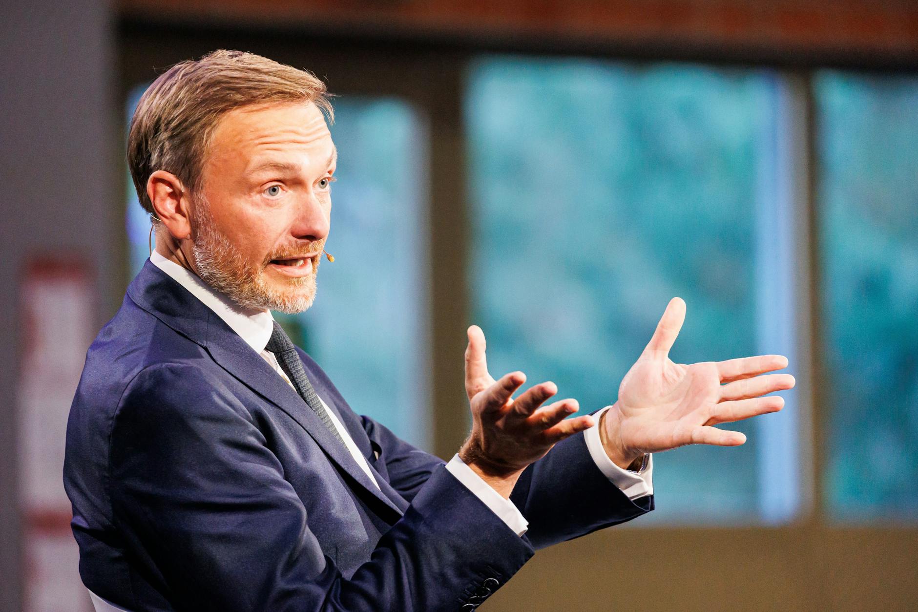 Bundesfinanzminister Christian Lindner (FDP) stellt den legalen Cannabiskonsum in Aussicht. 