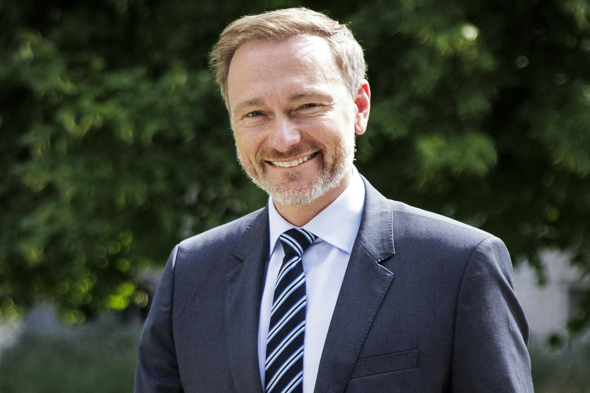 Bundesfinanzminister Christian Lindner hat sich für eine Cannabis-Legalisierung noch im nächsten Jahr ausgesprochen.