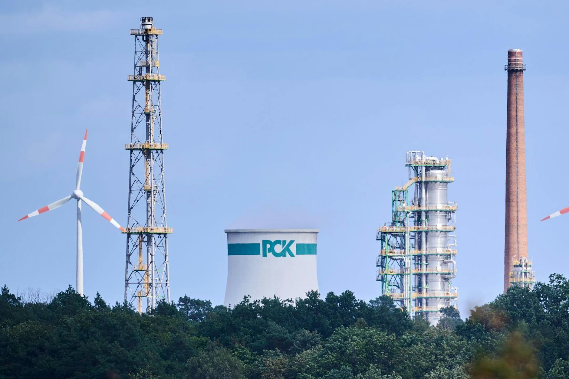 Die Ölraffinerie PCK in Schwedt. Foto: Annette Riedl/dpa