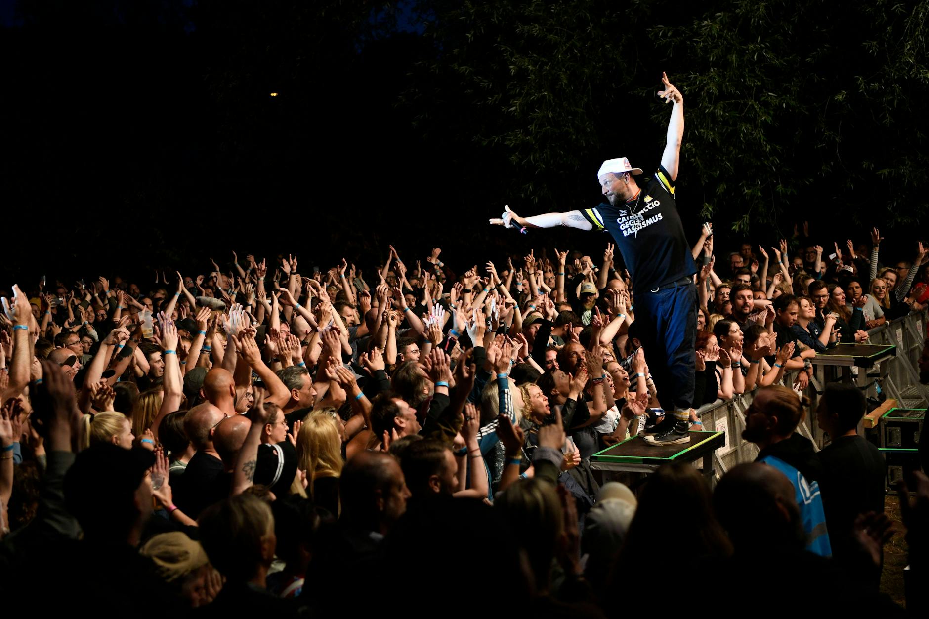 Arnim Teutoburg-Weiß von den Beatsteaks bei einem Auftritt im August 2022