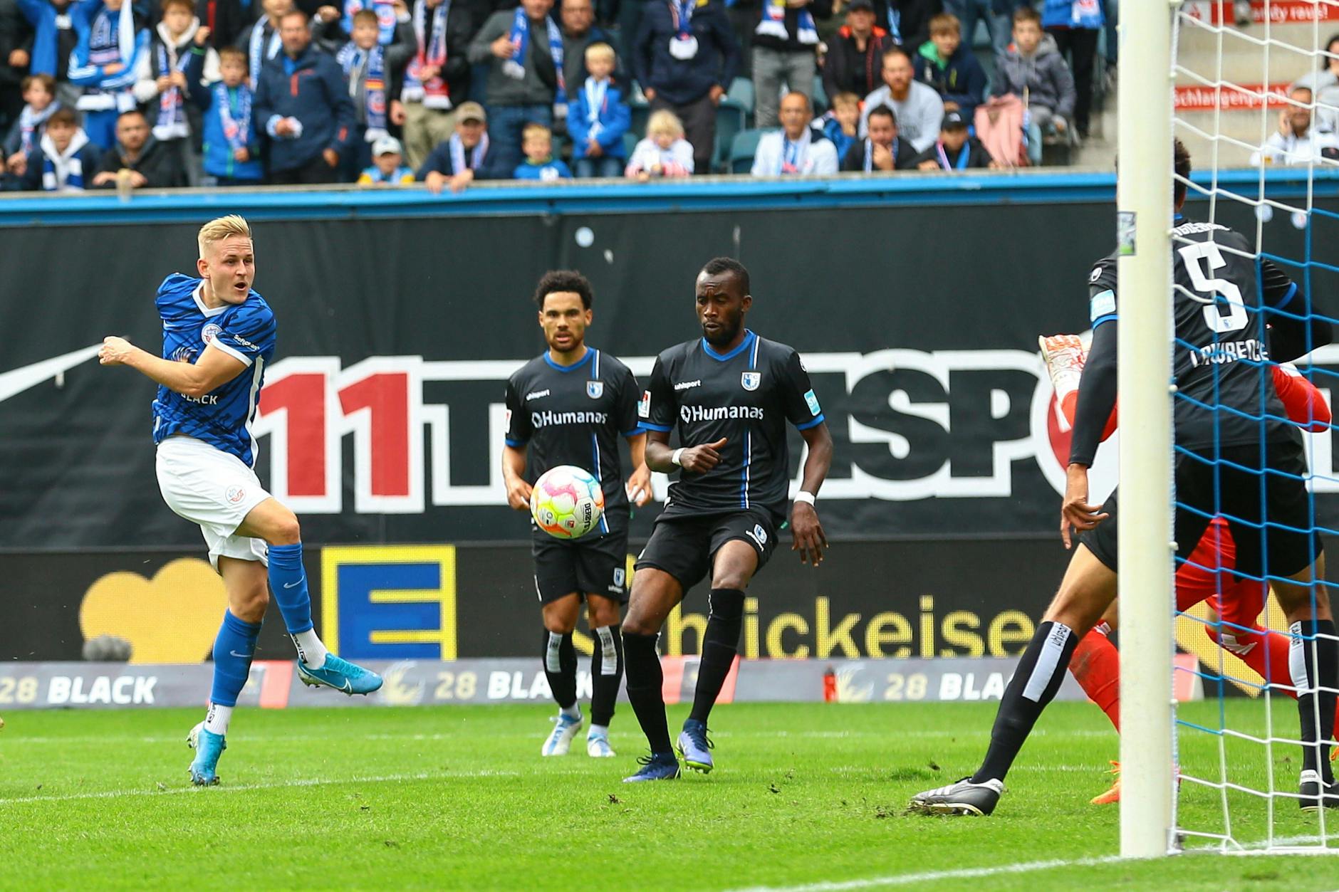 Der 1. FC Magdeburg bekam Rostocks Kai Pröger einfach nicht in den Griff.