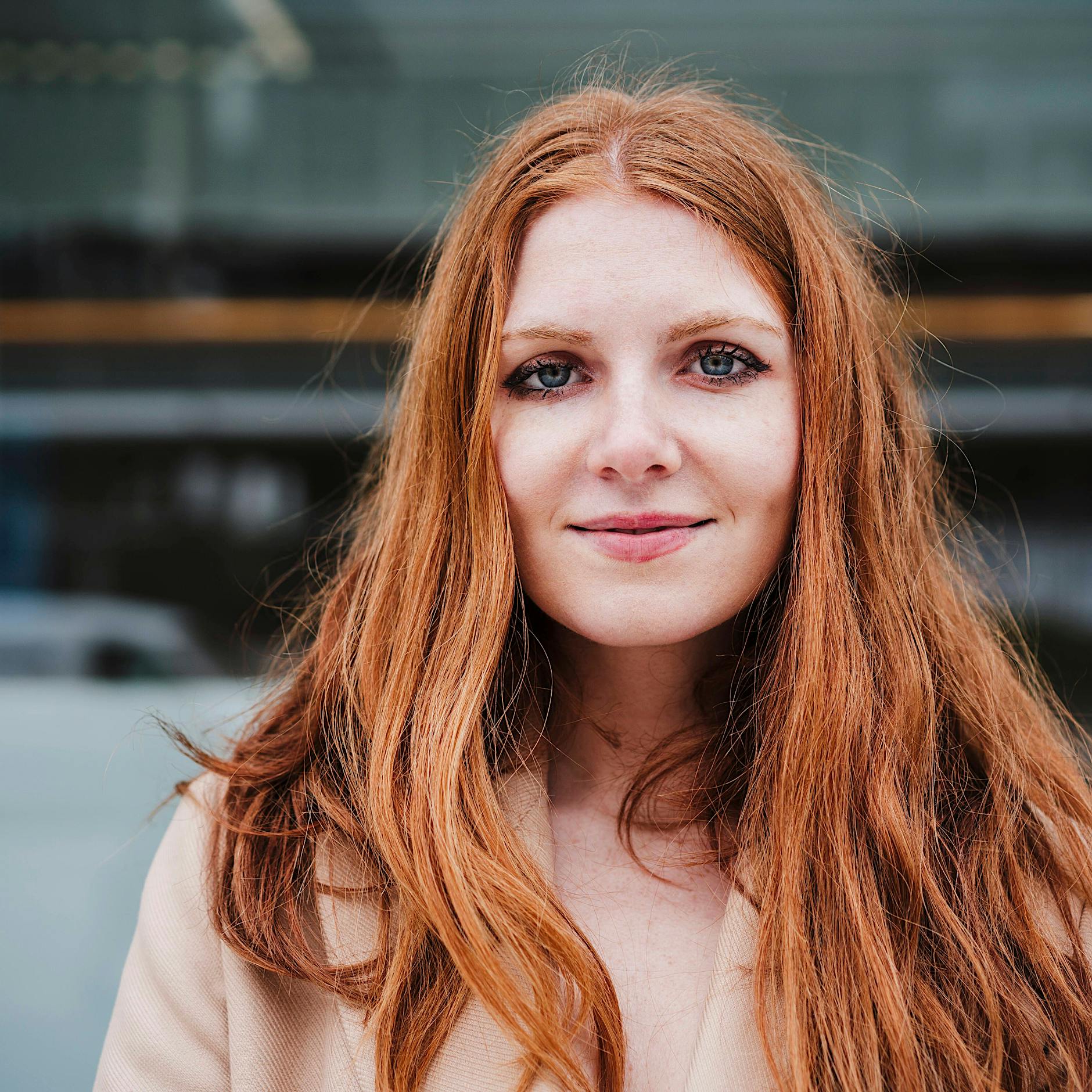 Lächeln Sie einfach mal jemanden an. Und sehen Sie, was passiert!