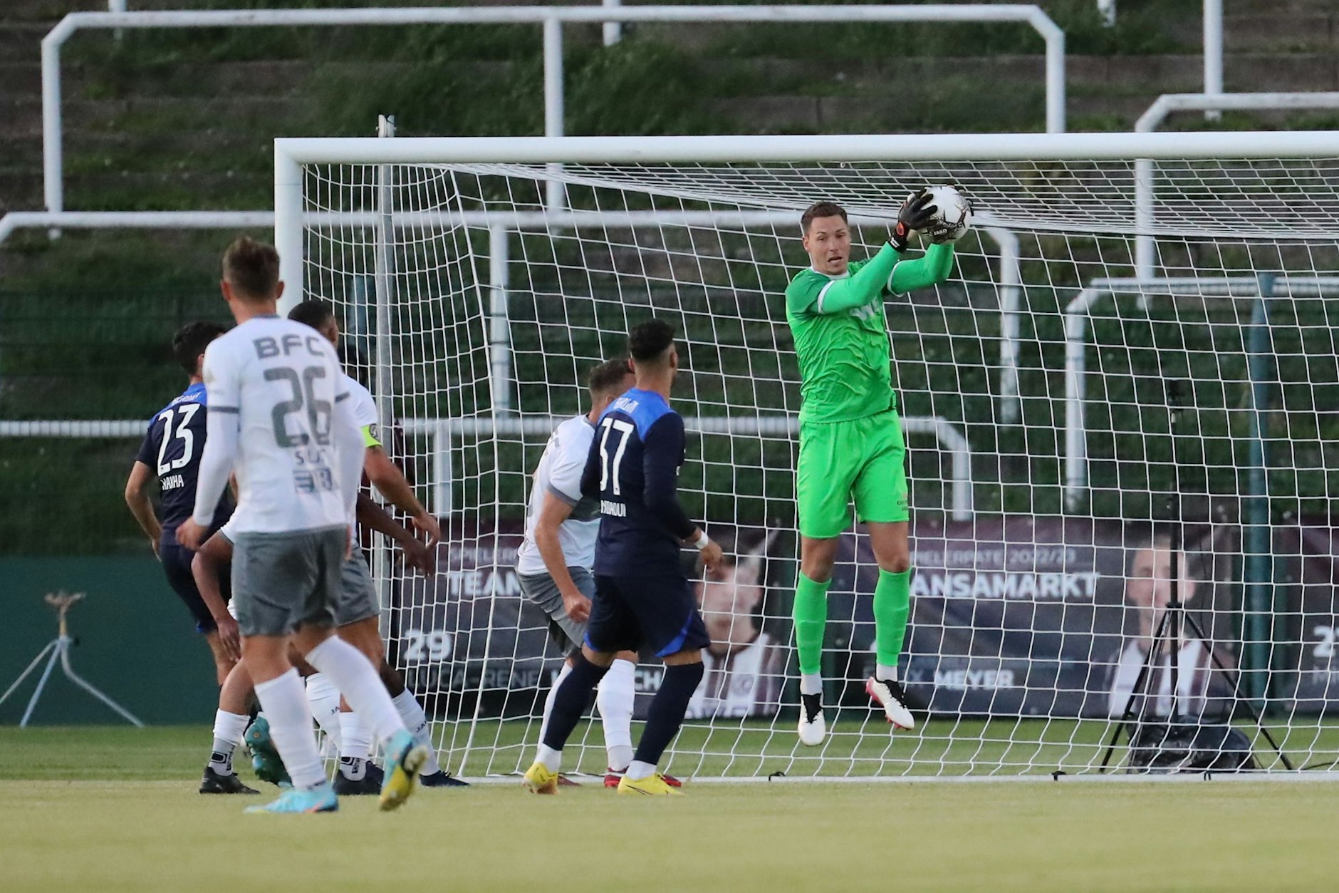 War auch gegen die U23 von Hertha BSC ein sicherer Rückhalt im Tor des BFC Dynamo: Matthias Hamrol.