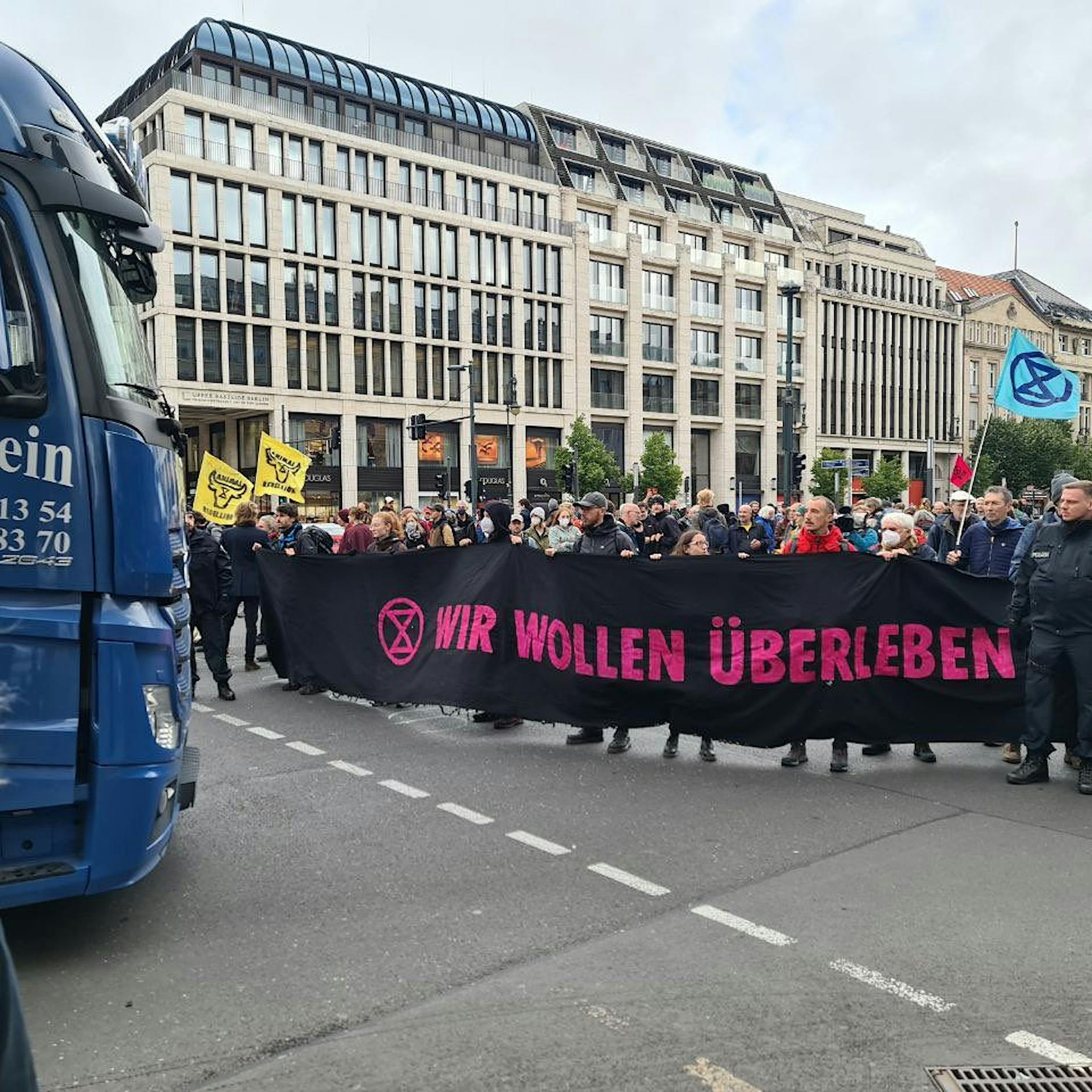 Klima-Protest in Berlin-Mitte: Unter den Linden und Potsdamer Platz geräumt