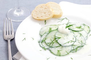 Super Rezept für Gurkensalat wie in der DDR: So genial schmeckte er bei Oma