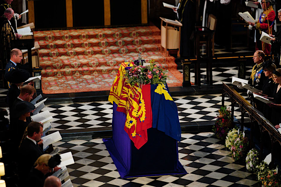 Der Sarg der Queen in der St. George