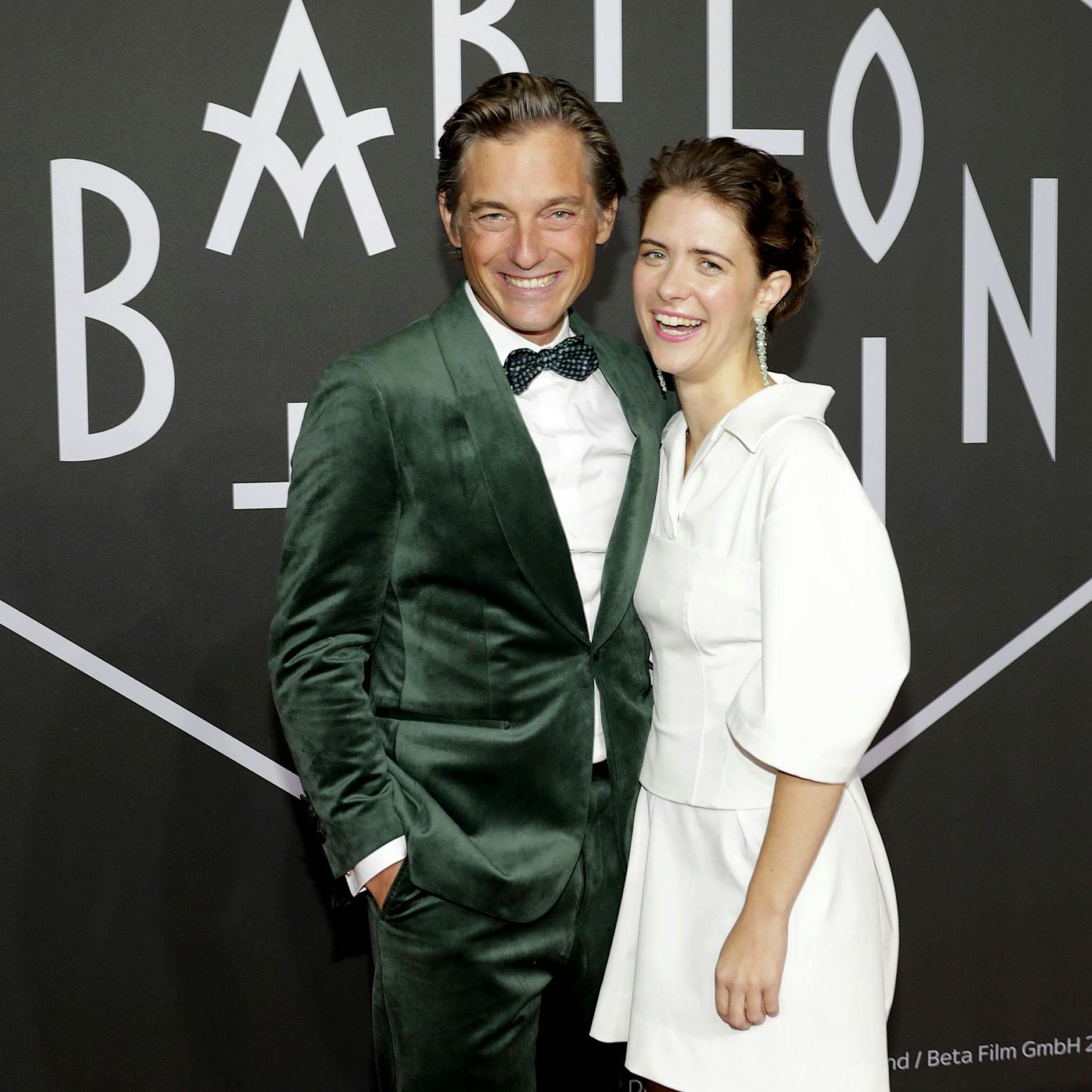 „Babylon Berlin“ ist zurück! Dieses Mal bekommen Charlotte Ritter und Gereon Rath es mit den Mordbanden der Nazis zu tun