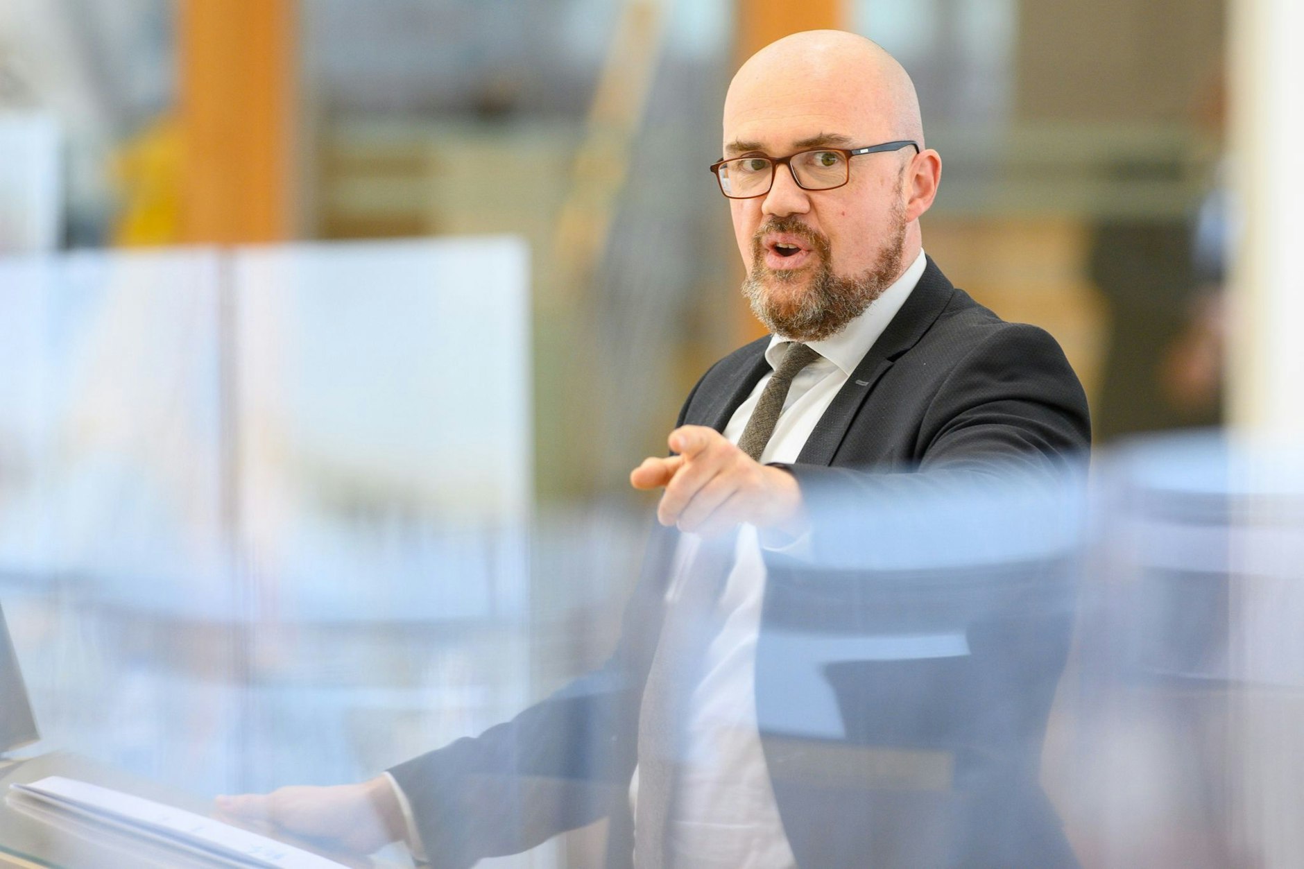 Hans-Thomas Tillschneider von der AfD, bekennender Putin-Fan, wollte sich von Russland die besetzten Gebiete zeigen lassen.