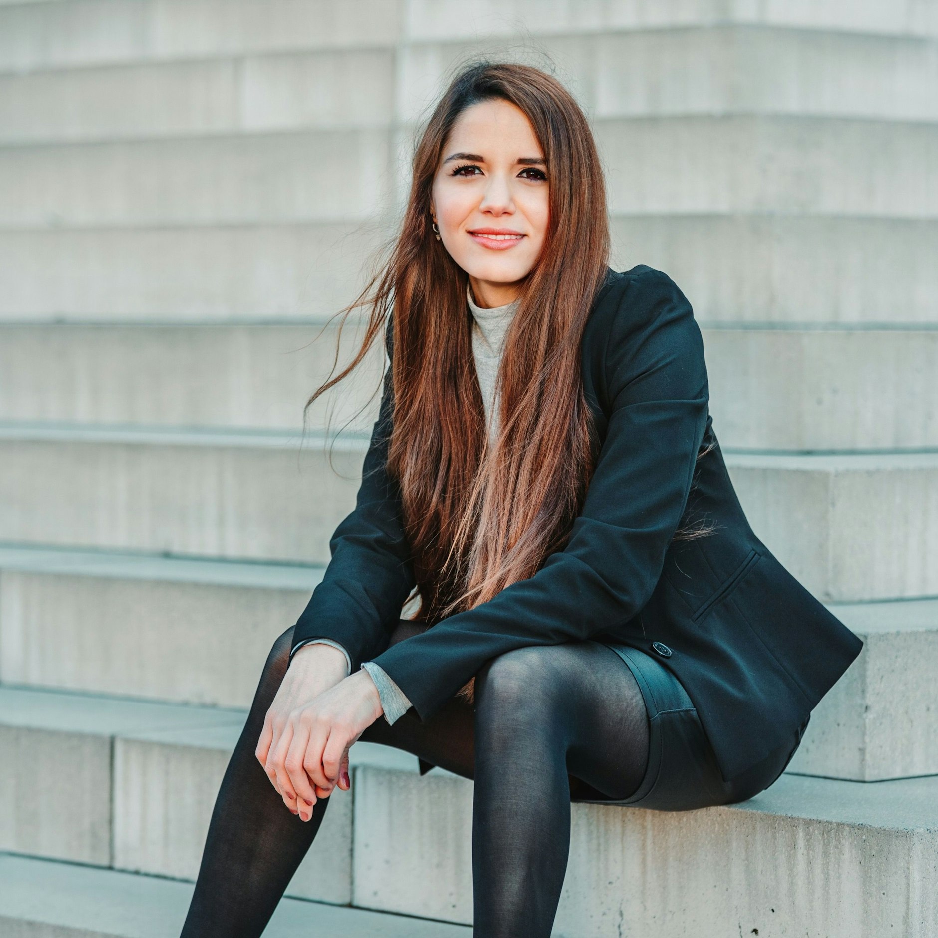 Nasanin Kamani, Autorin des Buchs „Date Education“