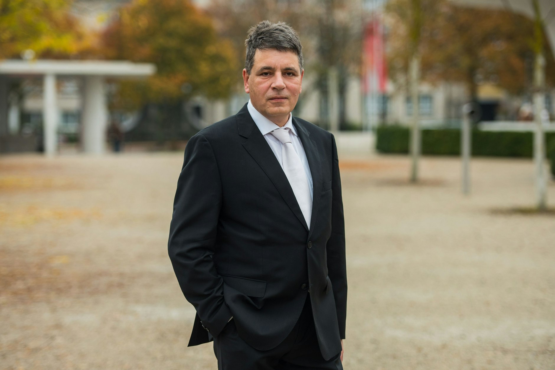 Der Schriftsteller Marcel Beyer. Zuletzt erschienen seine Erkundung&nbsp;„Das blindgeweinte Jahrhundert“ und der Gedichtband&nbsp;„Dämonenräumdienst“.