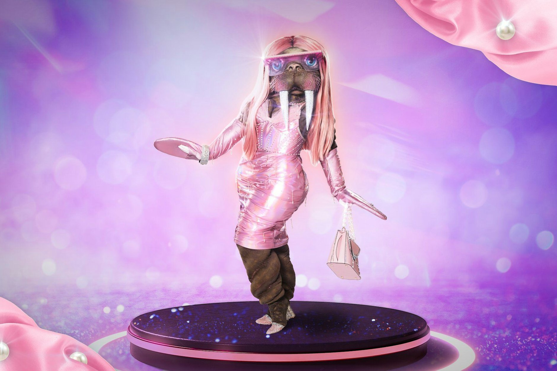 Welcher Promi steckt bei The Masked Singer im Walross? Fans rätseln schon jetzt um die Wette...