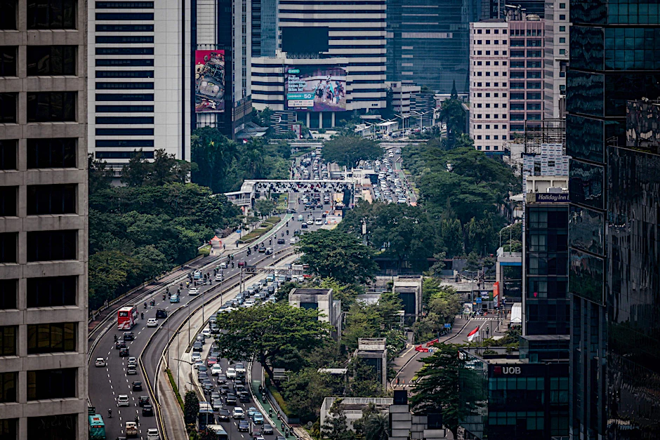 Der allmorgendliche Stau auf der Sudirman-Straße in Jakarta. In Berlin sehen manche Gegenden ganz genauso aus.&nbsp;