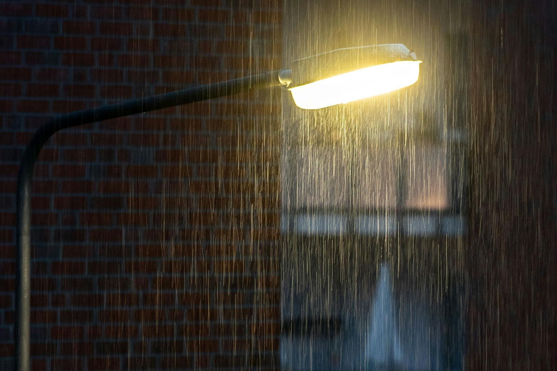 Es wird laut Wetter-Experten nass, kalt und ungemütlich.