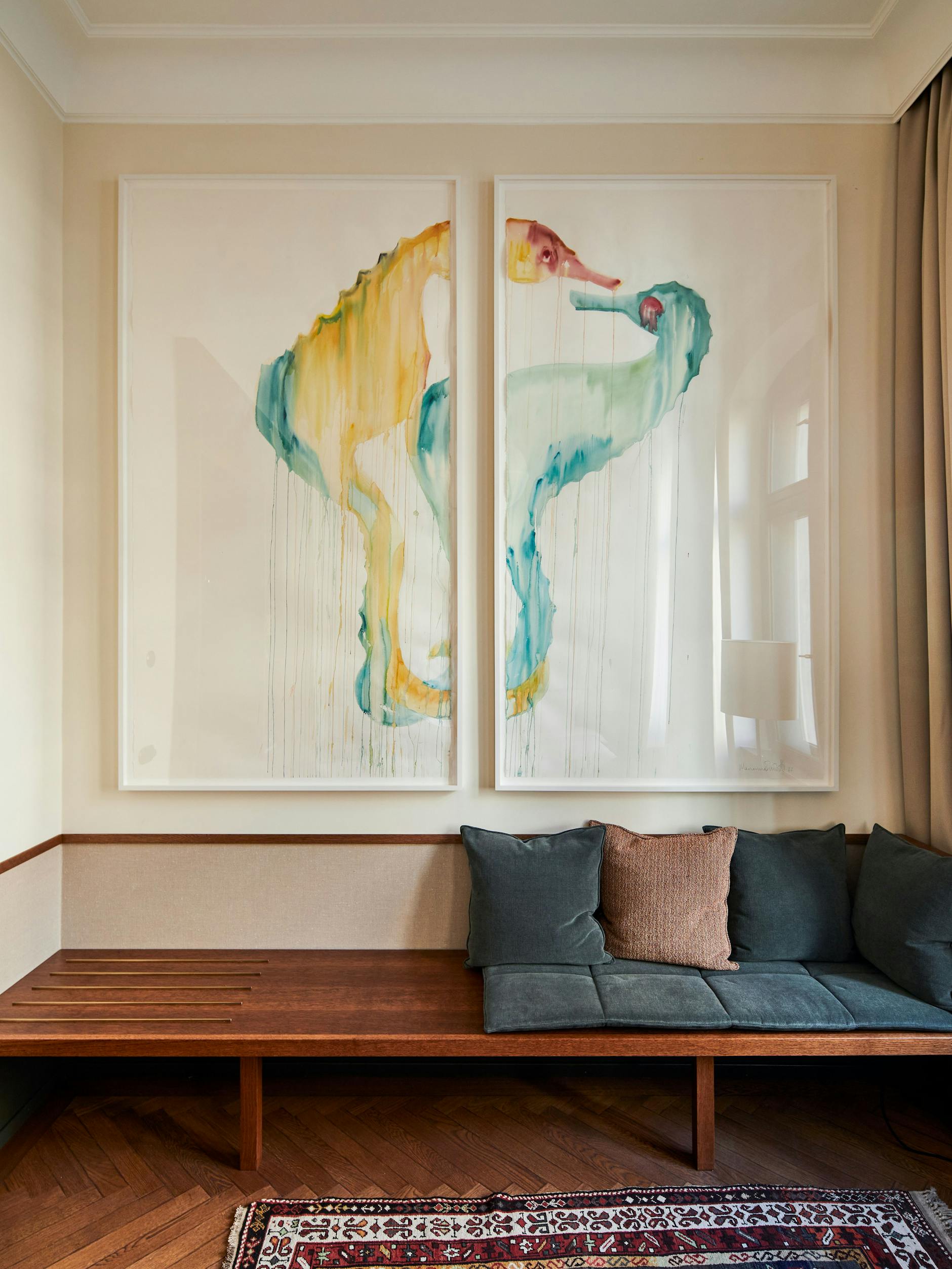 Zimmer 211: Marianna Simnetts Wasserfarbenszene „The Courtship“.