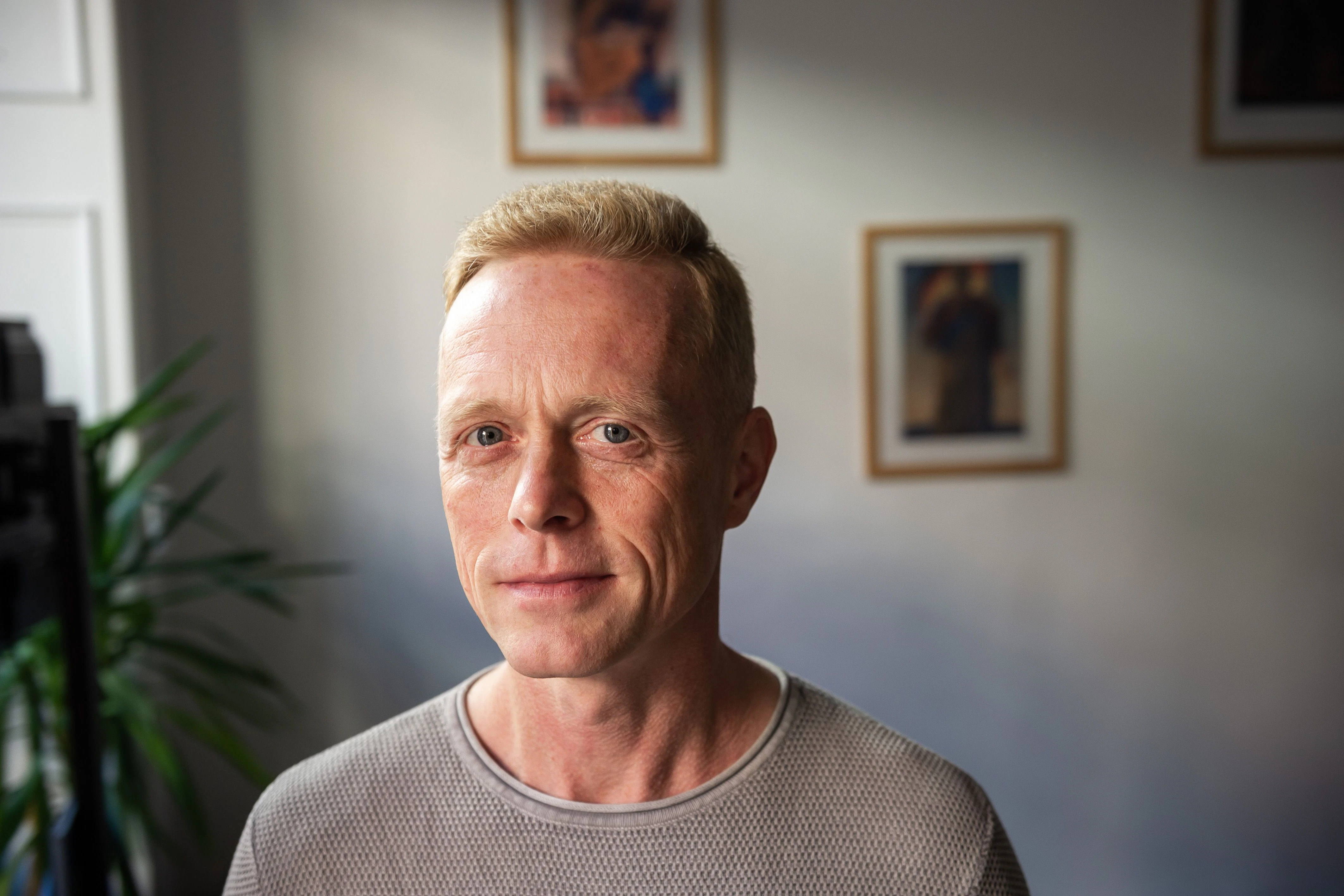 AfD-Kandidat Lars Schieske in seinem Parteibüro in der Cottbuser Innenstadt.